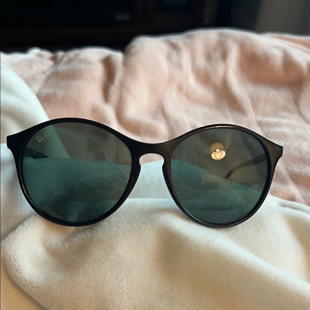 Ray-Ban Classic Black Sunglasses